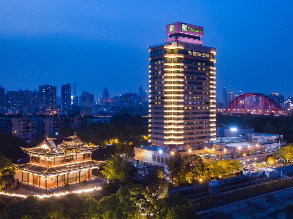 Holiday Inn Wuhan Riverside