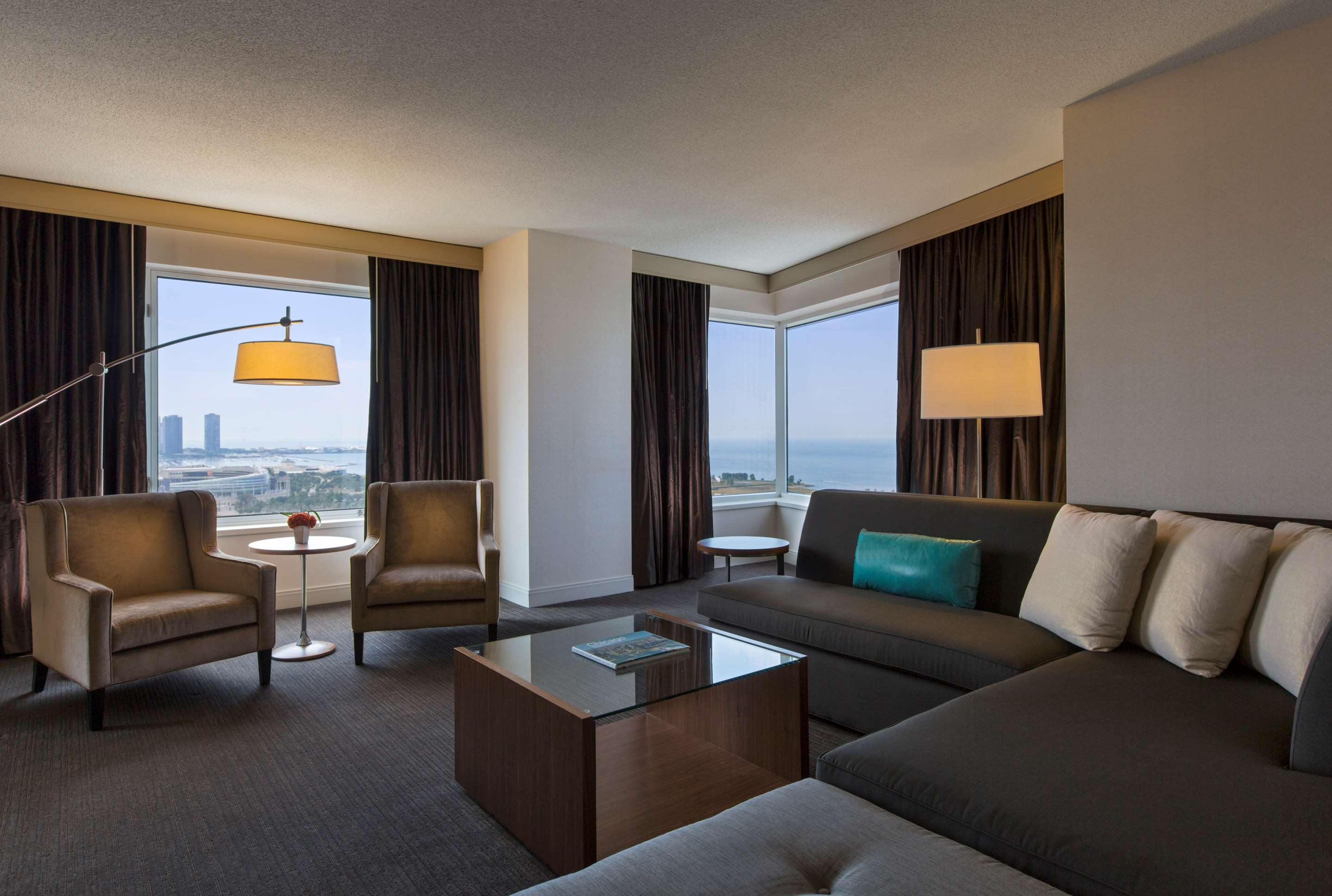 Executive Suite + King Room