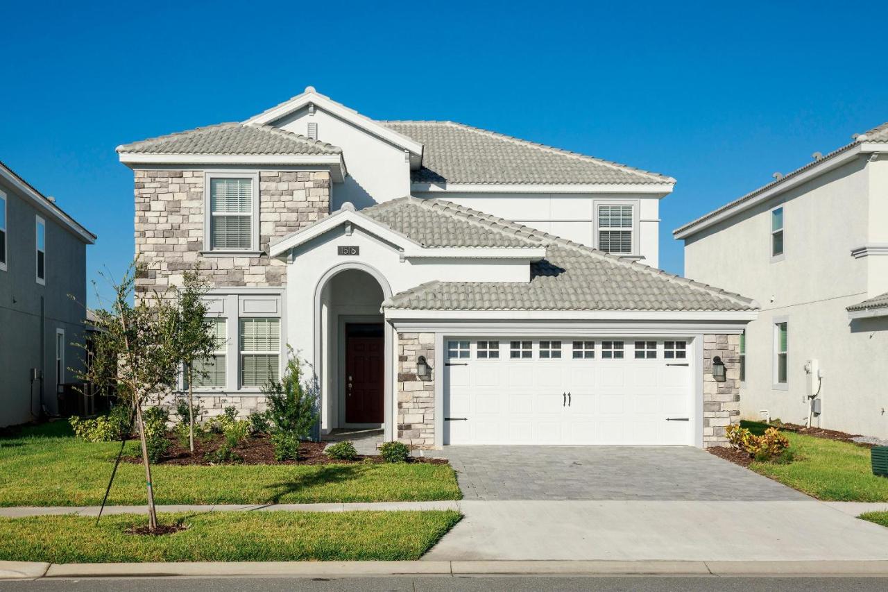 Six-Bedroom Holiday Home