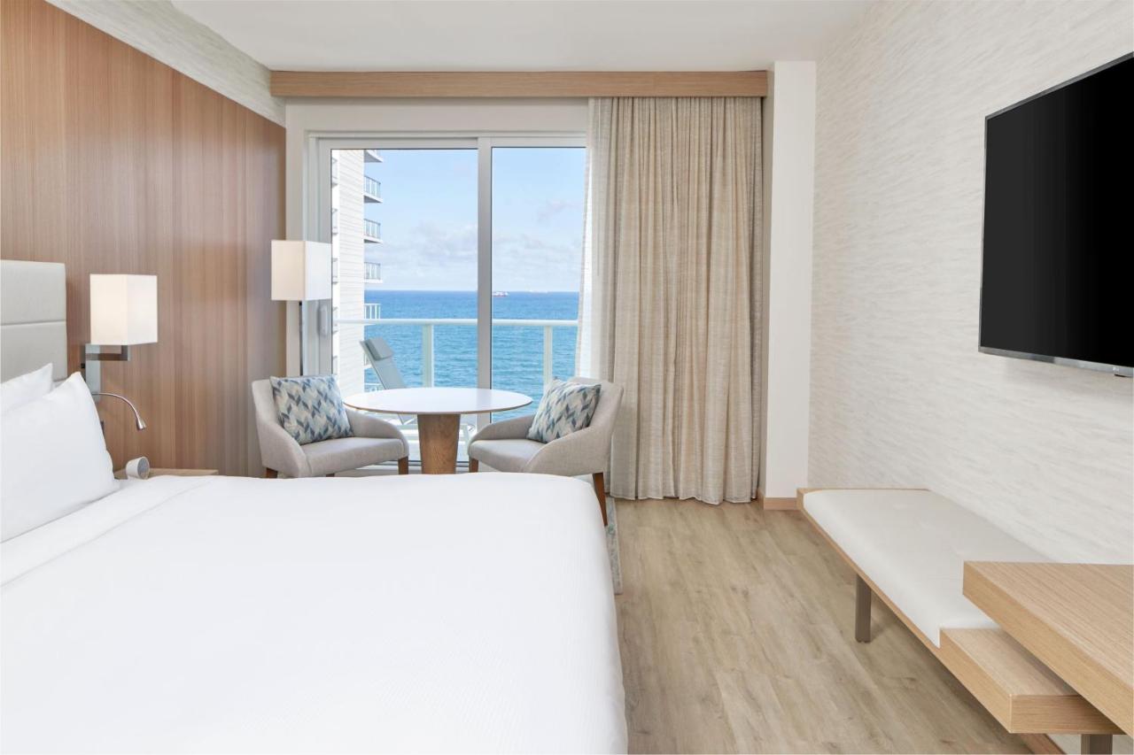 Oceanfront Balcony, Guest room, 1 King bed