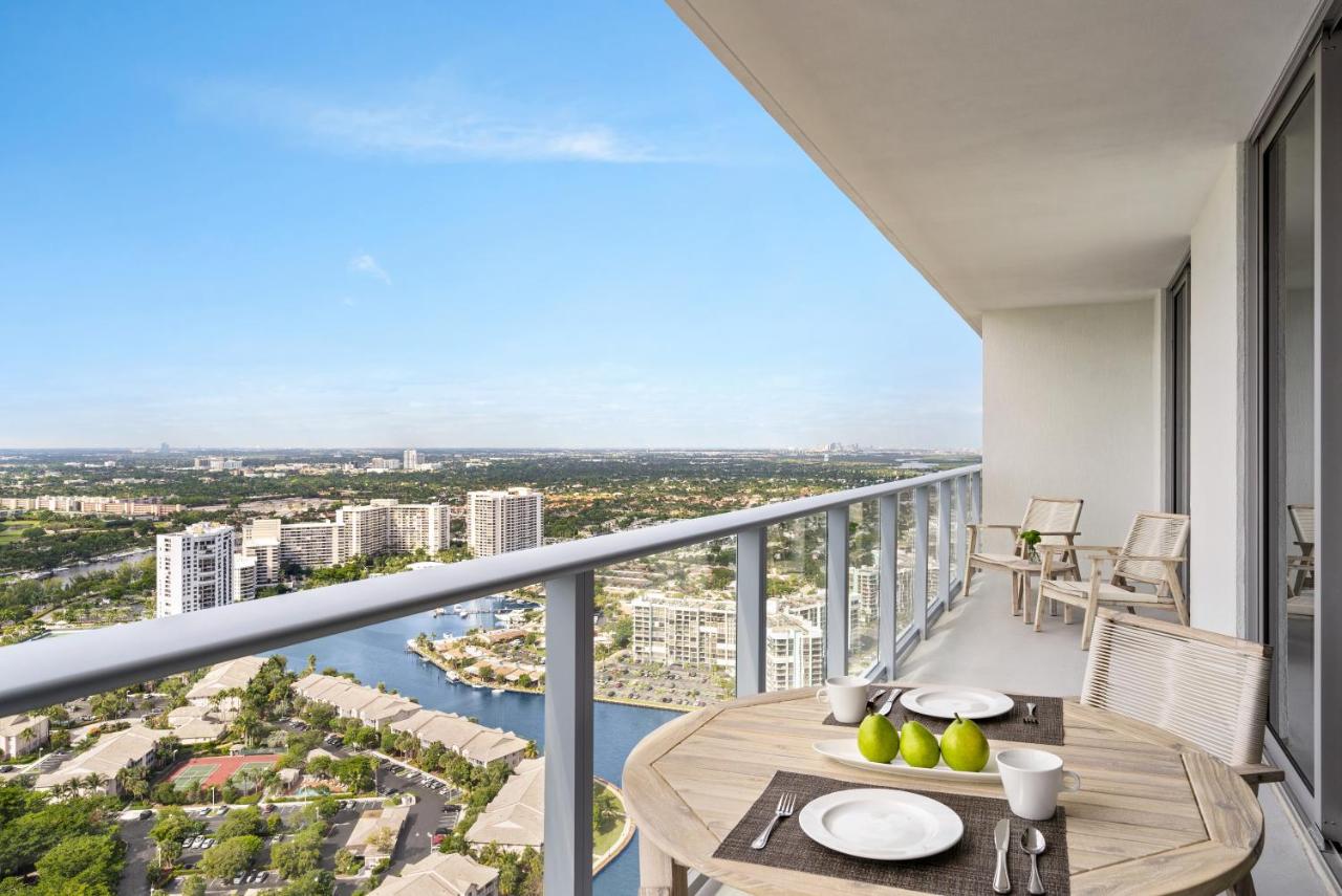 3 Bedroom Corner Suite View-Ocean/Intracoastal/City with Kitchen