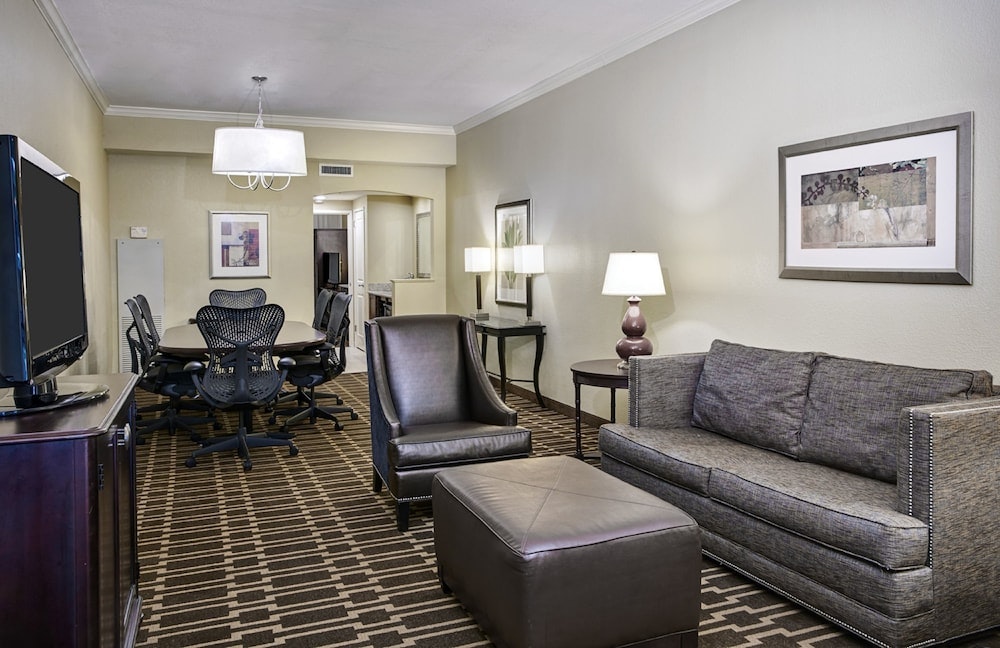 2 Room Conference Suite - 2 Double Beds