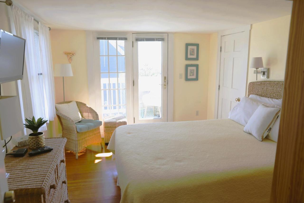 Queen Room with Balcony and Partial Ocean View #204 